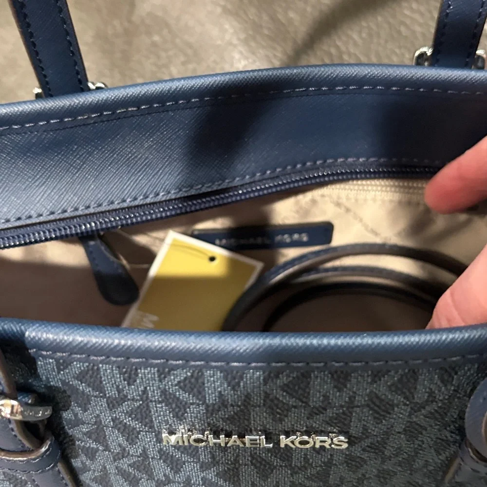 Michael kors jet set travel navy tote